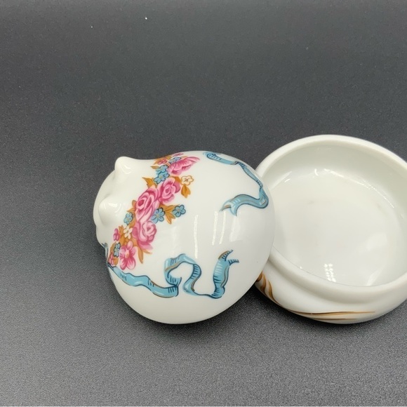 Vtg Round Porcelain Cat  Lidded Trinket Box  Made In Japan For Elizabeth Arden - Picture 5 of 9